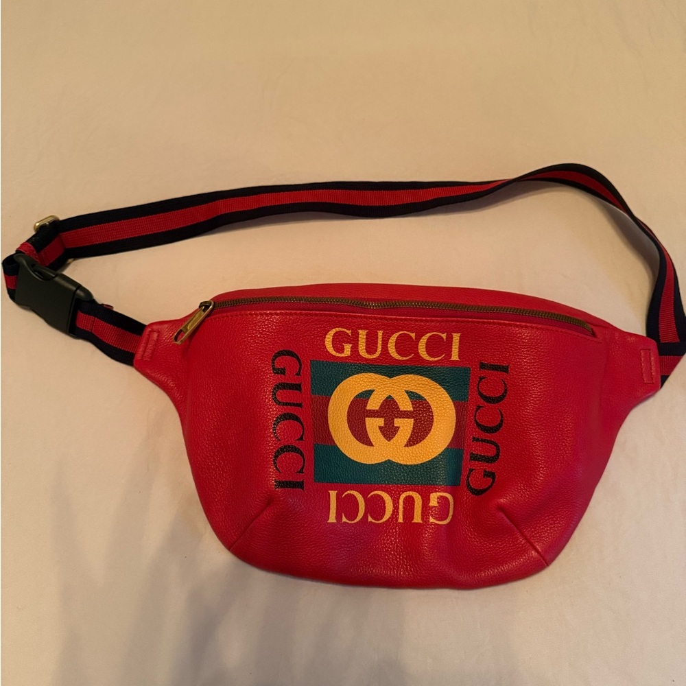 Gucci Red leather Fanny/crossbody Authentic bag